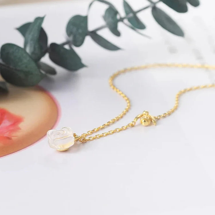 Delicate Bee and Rose Pendant Necklace – Perfect for Gifting or Everyday Style