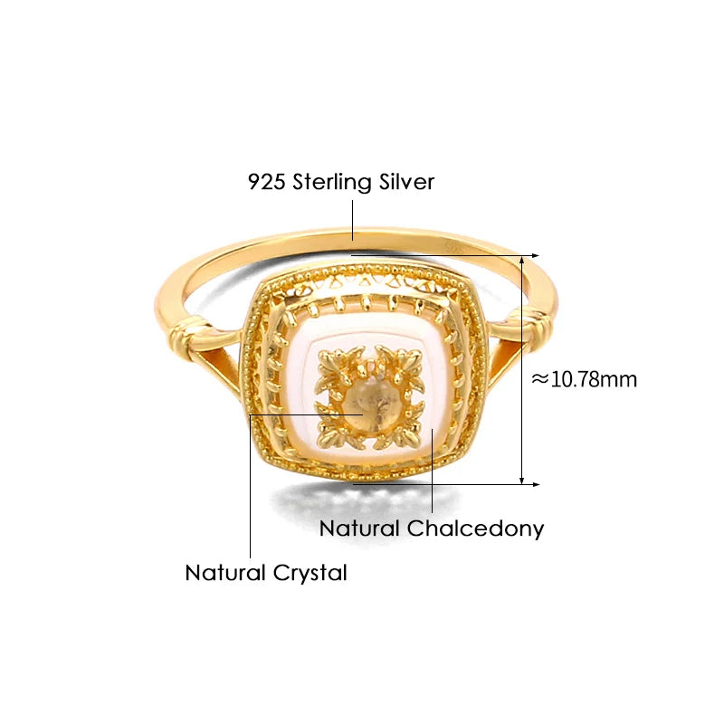 Natural chalcedony vintage ring showing stone and ring dimensions