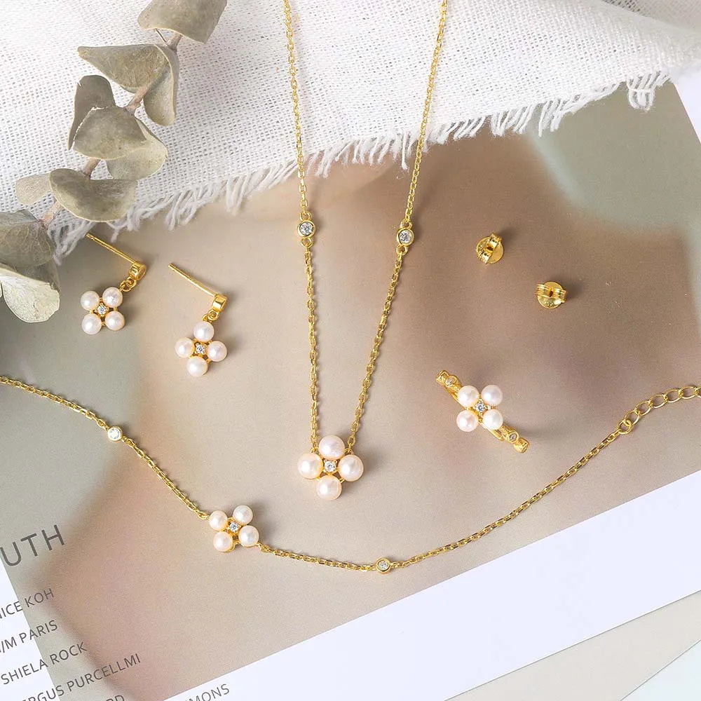 Pearl Bloom Necklace